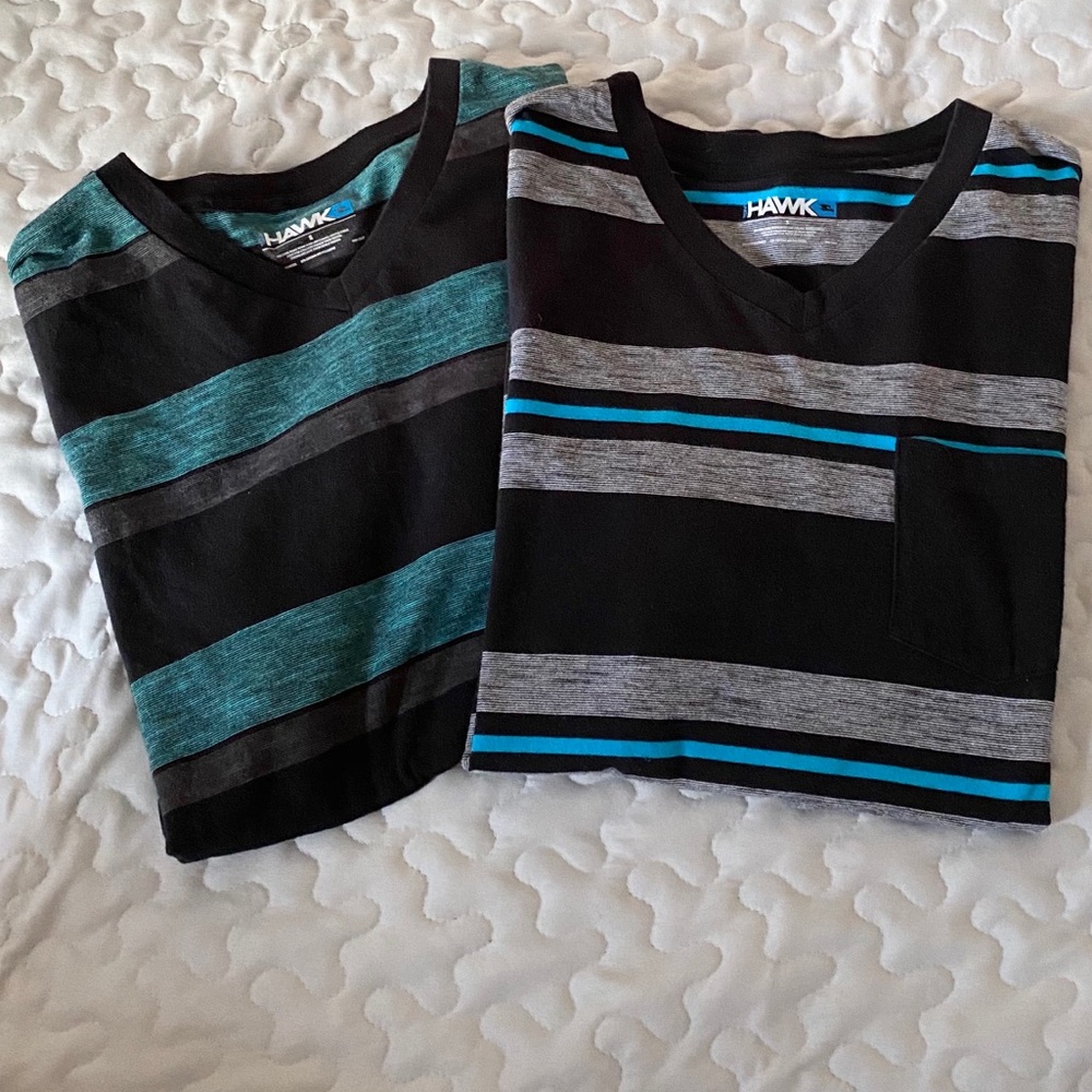 2 men’s T shirts